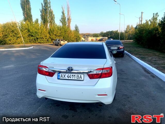 Белый Тойота Камри, объемом двигателя 2.5 л и пробегом 111 тыс. км за 10700 $, фото 3 на Automoto.ua