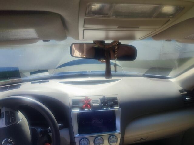 Белый Тойота Камри, объемом двигателя 2.5 л и пробегом 201 тыс. км за 10500 $, фото 5 на Automoto.ua