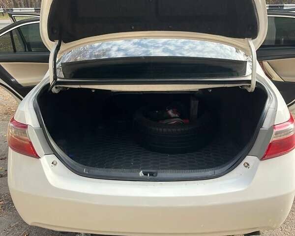 Белый Тойота Камри, объемом двигателя 2.36 л и пробегом 263 тыс. км за 10000 $, фото 20 на Automoto.ua