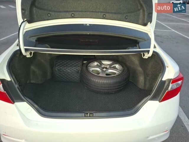 Белый Тойота Камри, объемом двигателя 2.5 л и пробегом 243 тыс. км за 13500 $, фото 34 на Automoto.ua