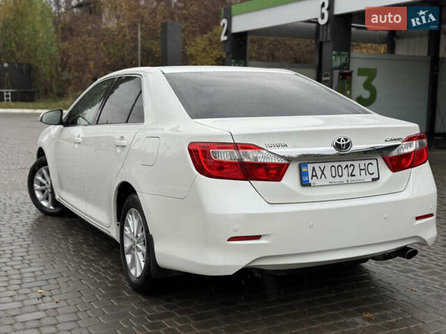 Белый Тойота Камри, объемом двигателя 2.5 л и пробегом 152 тыс. км за 12700 $, фото 17 на Automoto.ua
