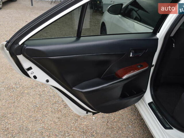 Білий Тойота Камрі, об'ємом двигуна 2.5 л та пробігом 242 тис. км за 12800 $, фото 8 на Automoto.ua