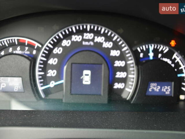 Белый Тойота Камри, объемом двигателя 2.5 л и пробегом 242 тыс. км за 13700 $, фото 18 на Automoto.ua