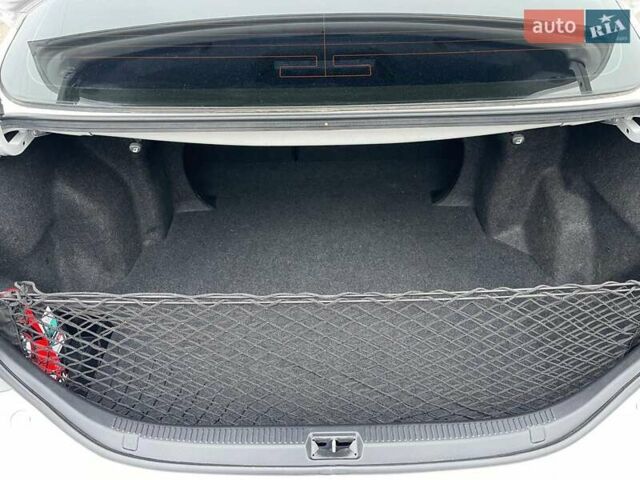 Белый Тойота Камри, объемом двигателя 2.36 л и пробегом 83 тыс. км за 13850 $, фото 13 на Automoto.ua