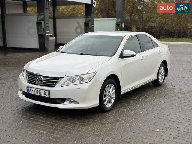 Белый Тойота Камри, объемом двигателя 2.5 л и пробегом 152 тыс. км за 12700 $, фото 3 на Automoto.ua