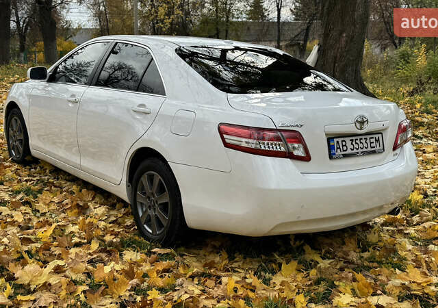 Тойота Камри 2011 в Виннице на Automoto.ua Белый Тойота Камри, объемом двигателя 2.5 л и пробегом 230 тыс. км за 10250 $, фото 14 на Automoto.ua