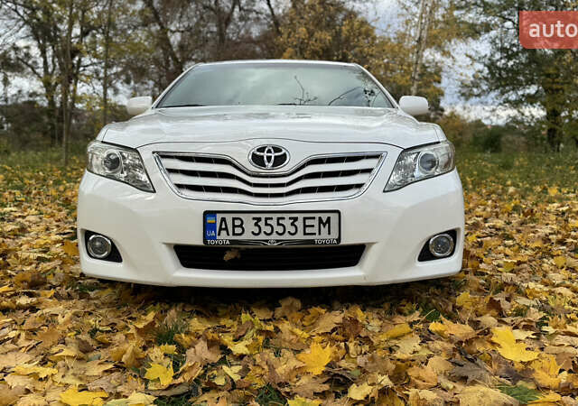 Тойота Камри 2011 в Виннице на Automoto.ua Белый Тойота Камри, объемом двигателя 2.5 л и пробегом 230 тыс. км за 10250 $, фото 55 на Automoto.ua