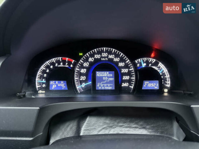 Белый Тойота Камри, объемом двигателя 2.49 л и пробегом 218 тыс. км за 12300 $, фото 9 на Automoto.ua