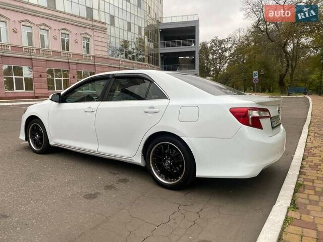Белый Тойота Камри, объемом двигателя 2.49 л и пробегом 135 тыс. км за 9300 $, фото 5 на Automoto.ua