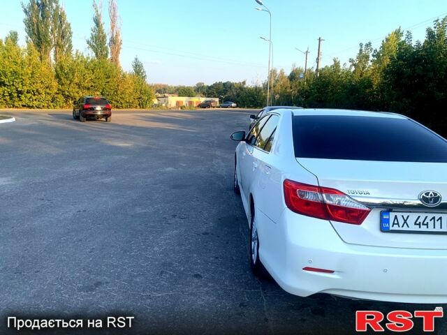 Белый Тойота Камри, объемом двигателя 2.5 л и пробегом 111 тыс. км за 10700 $, фото 5 на Automoto.ua
