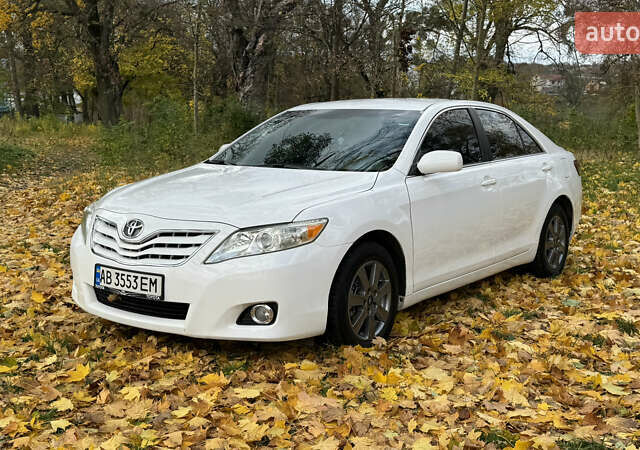 Тойота Камри 2011 в Виннице на Automoto.ua Белый Тойота Камри, объемом двигателя 2.5 л и пробегом 230 тыс. км за 10250 $, фото 16 на Automoto.ua