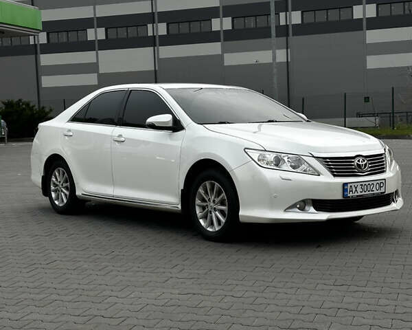 Білий Тойота Камрі, об'ємом двигуна 2.49 л та пробігом 233 тис. км за 12700 $, фото 7 на Automoto.ua