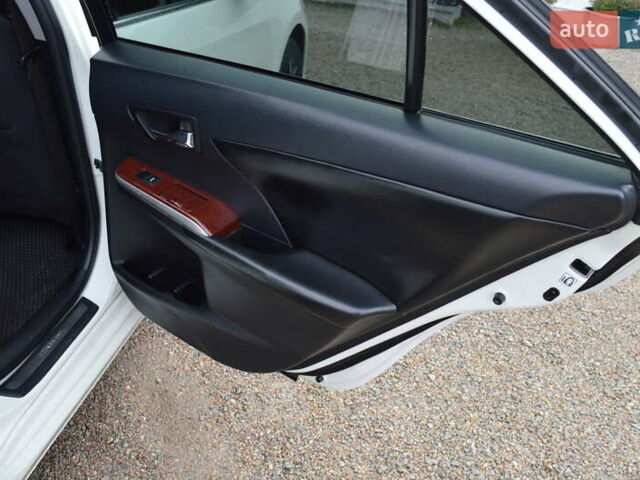 Белый Тойота Камри, объемом двигателя 2.5 л и пробегом 242 тыс. км за 13700 $, фото 11 на Automoto.ua