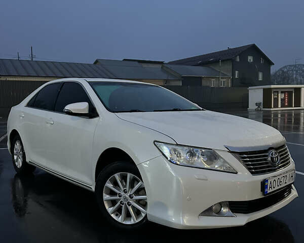 Белый Тойота Камри, объемом двигателя 2.49 л и пробегом 251 тыс. км за 13399 $, фото 4 на Automoto.ua