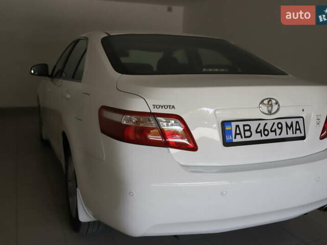 Белый Тойота Камри, объемом двигателя 2.36 л и пробегом 18 тыс. км за 17500 $, фото 3 на Automoto.ua