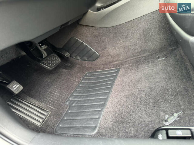 Белый Тойота Камри, объемом двигателя 0 л и пробегом 135 тыс. км за 14500 $, фото 51 на Automoto.ua