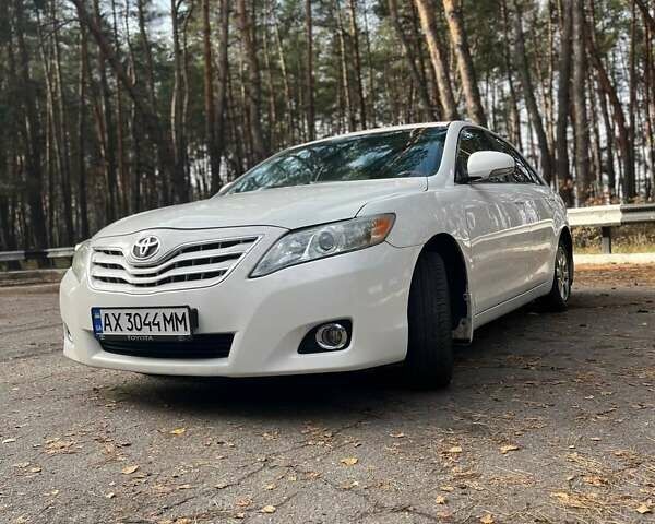 Белый Тойота Камри, объемом двигателя 2.36 л и пробегом 263 тыс. км за 10000 $, фото 9 на Automoto.ua