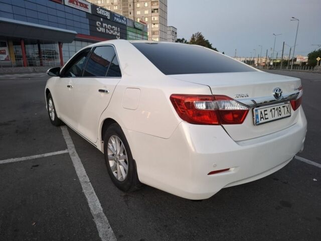 Тойота Камри 2011 в Купянске на Automoto.ua Белый Тойота Камри, объемом двигателя 2.5 л и пробегом 255 тыс. км за 12000 $, фото 2 на Automoto.ua