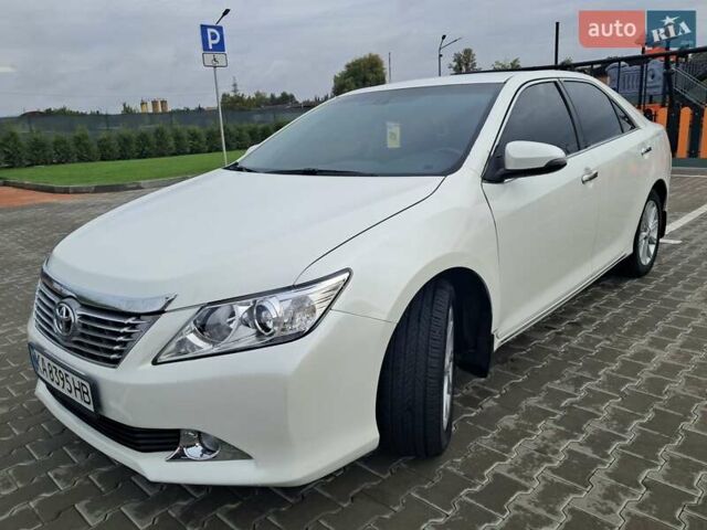 Білий Тойота Камрі, об'ємом двигуна 2.5 л та пробігом 256 тис. км за 9150 $, фото 5 на Automoto.ua