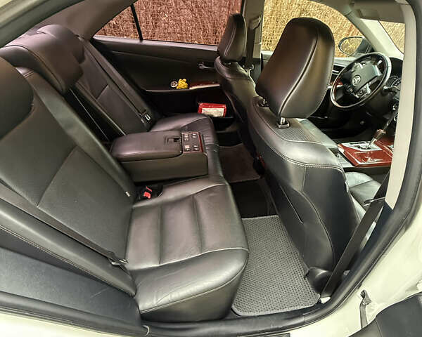 Білий Тойота Камрі, об'ємом двигуна 2.49 л та пробігом 216 тис. км за 12500 $, фото 7 на Automoto.ua