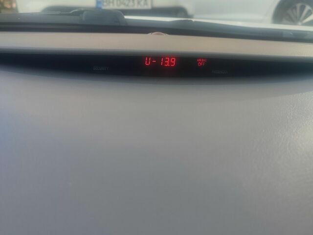 Белый Тойота Камри, объемом двигателя 2.5 л и пробегом 201 тыс. км за 10500 $, фото 6 на Automoto.ua