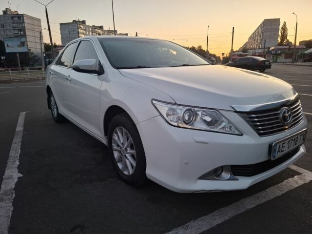 Тойота Камри 2011 в Купянске на Automoto.ua Белый Тойота Камри, объемом двигателя 2.5 л и пробегом 255 тыс. км за 12000 $, фото 1 на Automoto.ua