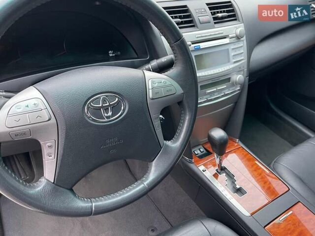 Белый Тойота Камри, объемом двигателя 2.36 л и пробегом 83 тыс. км за 13850 $, фото 9 на Automoto.ua