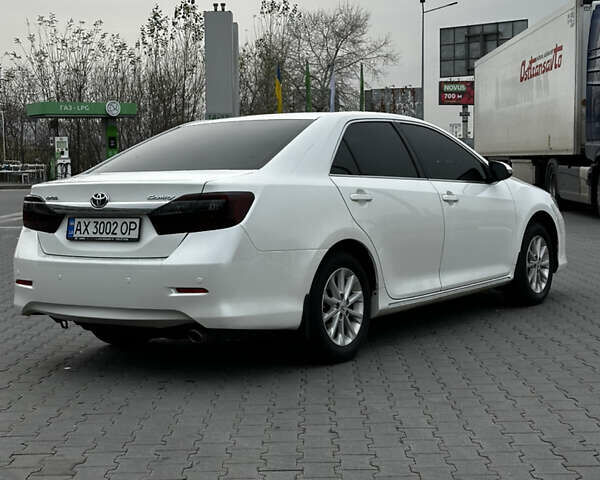 Білий Тойота Камрі, об'ємом двигуна 2.49 л та пробігом 233 тис. км за 12700 $, фото 5 на Automoto.ua