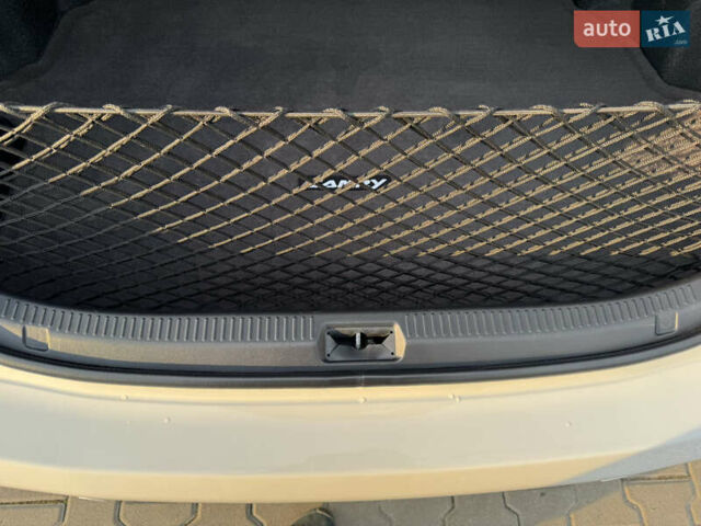 Белый Тойота Камри, объемом двигателя 0 л и пробегом 135 тыс. км за 14500 $, фото 54 на Automoto.ua