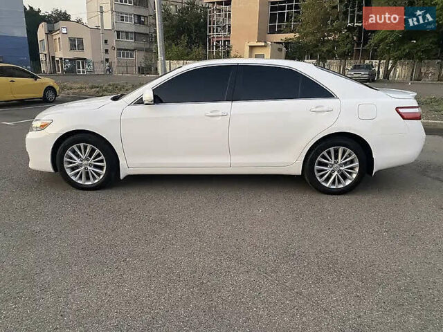 Белый Тойота Камри, объемом двигателя 0 л и пробегом 135 тыс. км за 14500 $, фото 6 на Automoto.ua