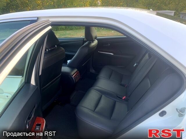 Белый Тойота Камри, объемом двигателя 2.5 л и пробегом 111 тыс. км за 10700 $, фото 6 на Automoto.ua