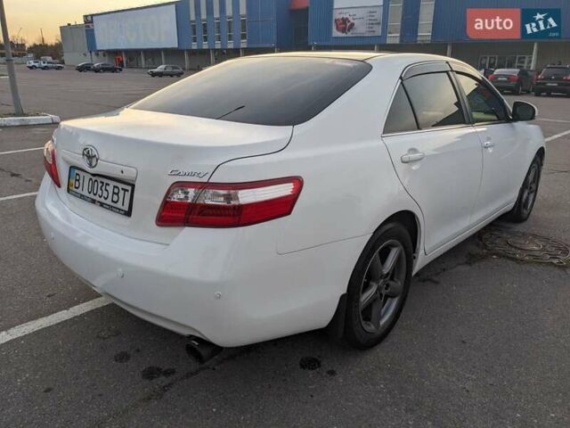 Белый Тойота Камри, объемом двигателя 2.4 л и пробегом 200 тыс. км за 11000 $, фото 14 на Automoto.ua