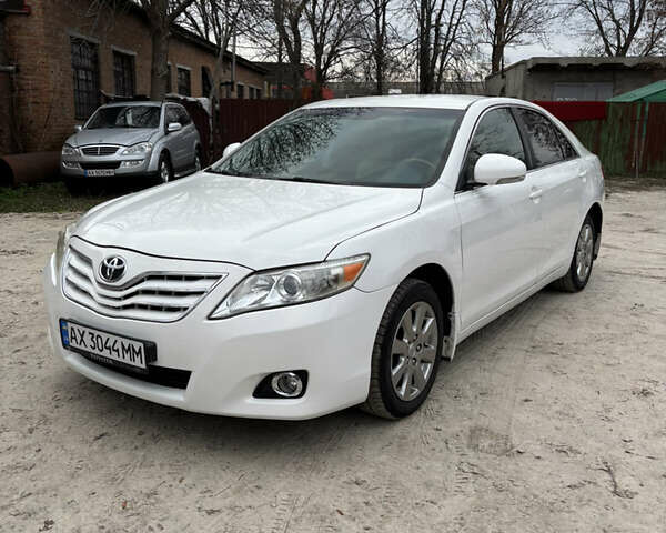 Білий Тойота Камрі, об'ємом двигуна 2.36 л та пробігом 264 тис. км за 7500 $, фото 11 на Automoto.ua