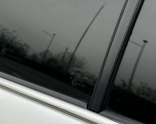 Білий Тойота Камрі, об'ємом двигуна 2.49 л та пробігом 233 тис. км за 12700 $, фото 17 на Automoto.ua