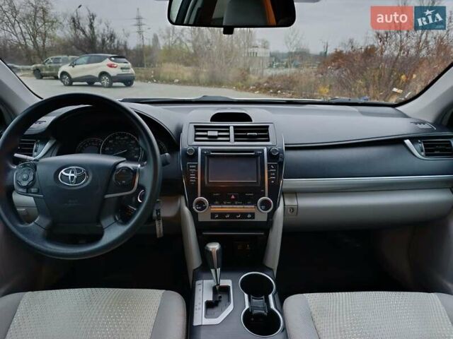 Белый Тойота Камри, объемом двигателя 2.49 л и пробегом 174 тыс. км за 9700 $, фото 10 на Automoto.ua