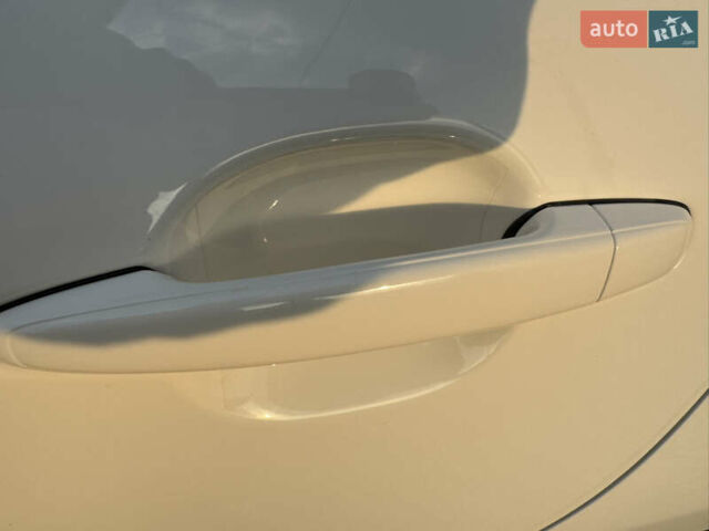 Белый Тойота Камри, объемом двигателя 0 л и пробегом 135 тыс. км за 14500 $, фото 57 на Automoto.ua