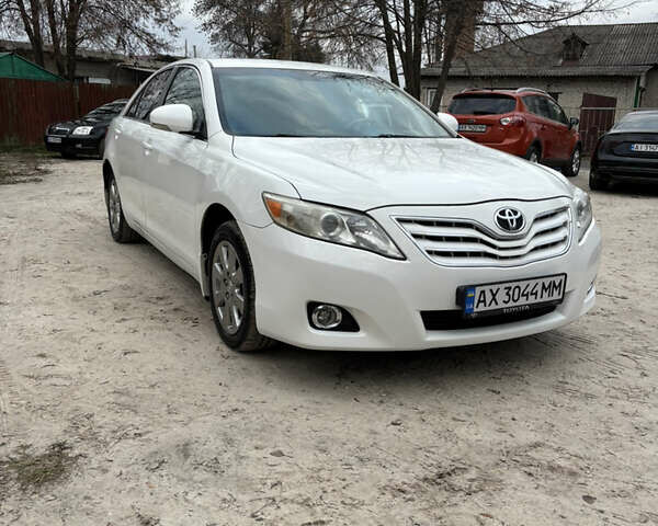 Білий Тойота Камрі, об'ємом двигуна 2.36 л та пробігом 264 тис. км за 7500 $, фото 5 на Automoto.ua