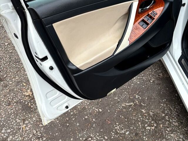 Белый Тойота Камри, объемом двигателя 2.4 л и пробегом 220 тыс. км за 7800 $, фото 9 на Automoto.ua