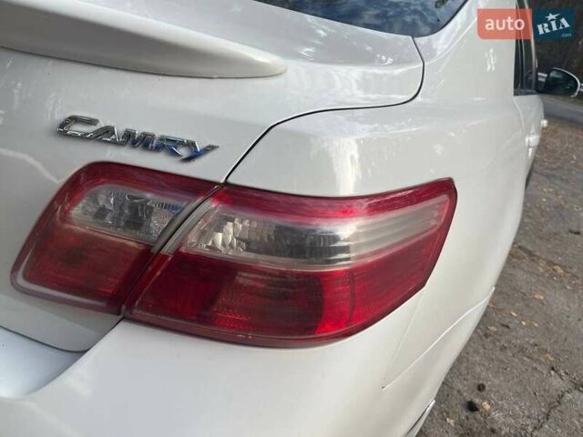 Белый Тойота Камри, объемом двигателя 2.36 л и пробегом 263 тыс. км за 10000 $, фото 11 на Automoto.ua