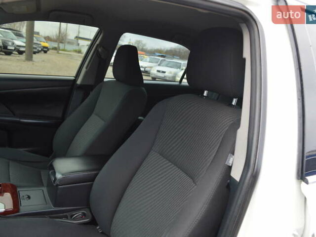 Белый Тойота Камри, объемом двигателя 2.5 л и пробегом 242 тыс. км за 13700 $, фото 6 на Automoto.ua