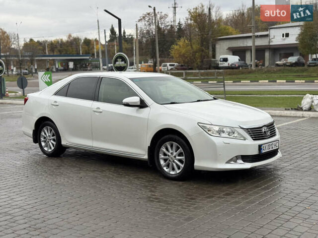 Белый Тойота Камри, объемом двигателя 2.5 л и пробегом 152 тыс. км за 12700 $, фото 10 на Automoto.ua