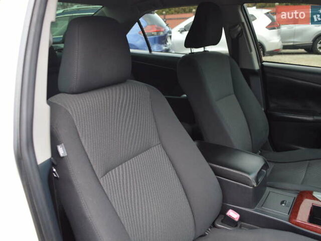 Белый Тойота Камри, объемом двигателя 2.5 л и пробегом 242 тыс. км за 13700 $, фото 16 на Automoto.ua