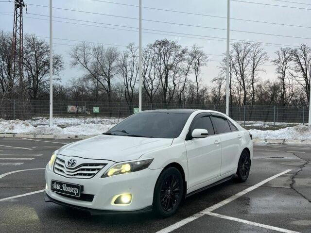Білий Тойота Камрі, об'ємом двигуна 0 л та пробігом 210 тис. км за 8200 $, фото 1 на Automoto.ua