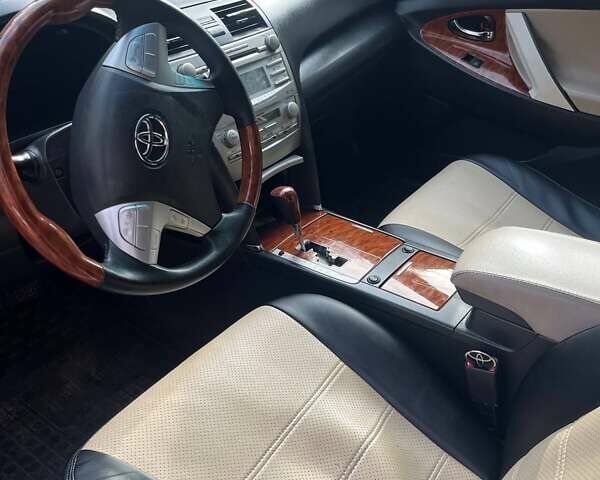 Белый Тойота Камри, объемом двигателя 2.36 л и пробегом 263 тыс. км за 10000 $, фото 18 на Automoto.ua