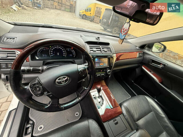Білий Тойота Камрі, об'ємом двигуна 2.49 л та пробігом 216 тис. км за 12500 $, фото 10 на Automoto.ua