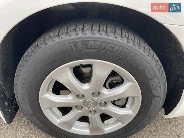 Белый Тойота Камри, объемом двигателя 2.36 л и пробегом 83 тыс. км за 13850 $, фото 6 на Automoto.ua