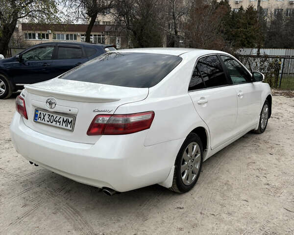 Білий Тойота Камрі, об'ємом двигуна 2.36 л та пробігом 264 тис. км за 7500 $, фото 7 на Automoto.ua
