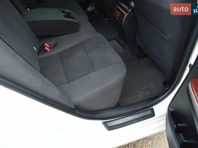 Белый Тойота Камри, объемом двигателя 2.5 л и пробегом 242 тыс. км за 13700 $, фото 13 на Automoto.ua