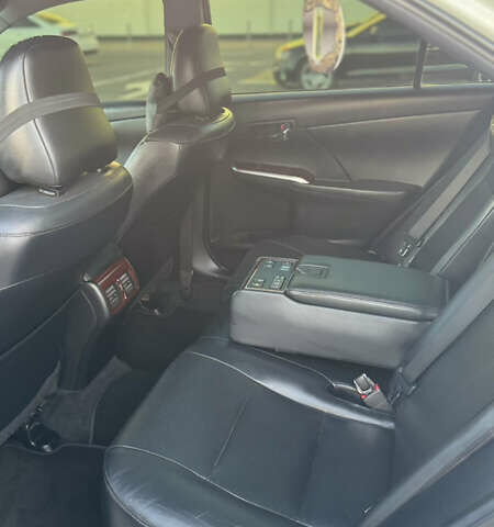 Белый Тойота Камри, объемом двигателя 2.5 л и пробегом 220 тыс. км за 14000 $, фото 17 на Automoto.ua