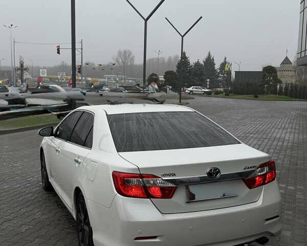 Белый Тойота Камри, объемом двигателя 2.5 л и пробегом 188 тыс. км за 14500 $, фото 6 на Automoto.ua